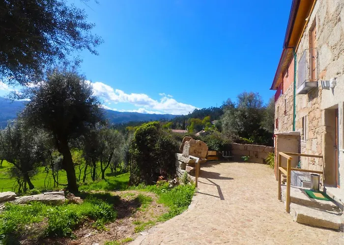 Casa Dos Meões By Casas Alojamento de Turismo Rural